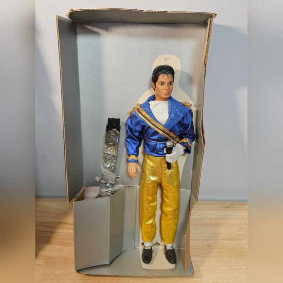 Vintage 1984 Michael Jackson Superstar Of The 80's Grammy Awards Outfit Poseable - Picture 8 of 11